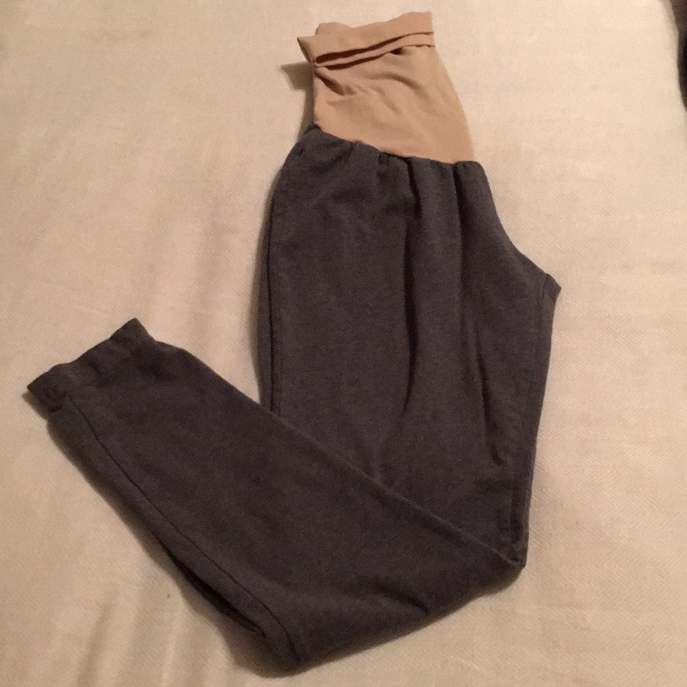 Oh baby maternity leggings size L